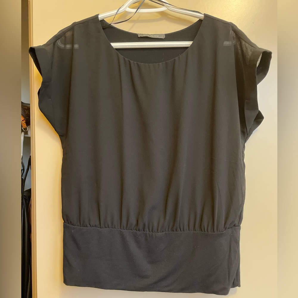 Mesh overlay short sleeve top